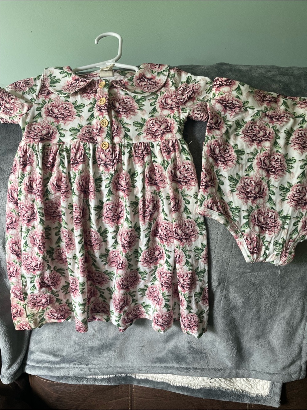 NWOT kate quinn Pink and Green Floral Baby Dress with bloomers sz 18/24mths